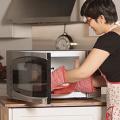 Gli alimenti da non riscaldare mai nel forno a microonde - Meteo Web