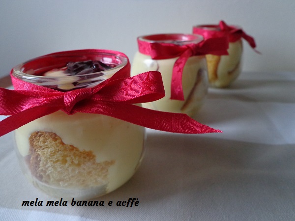 Dessert di pandoro e crema | mela mela banana e caffÃ¨